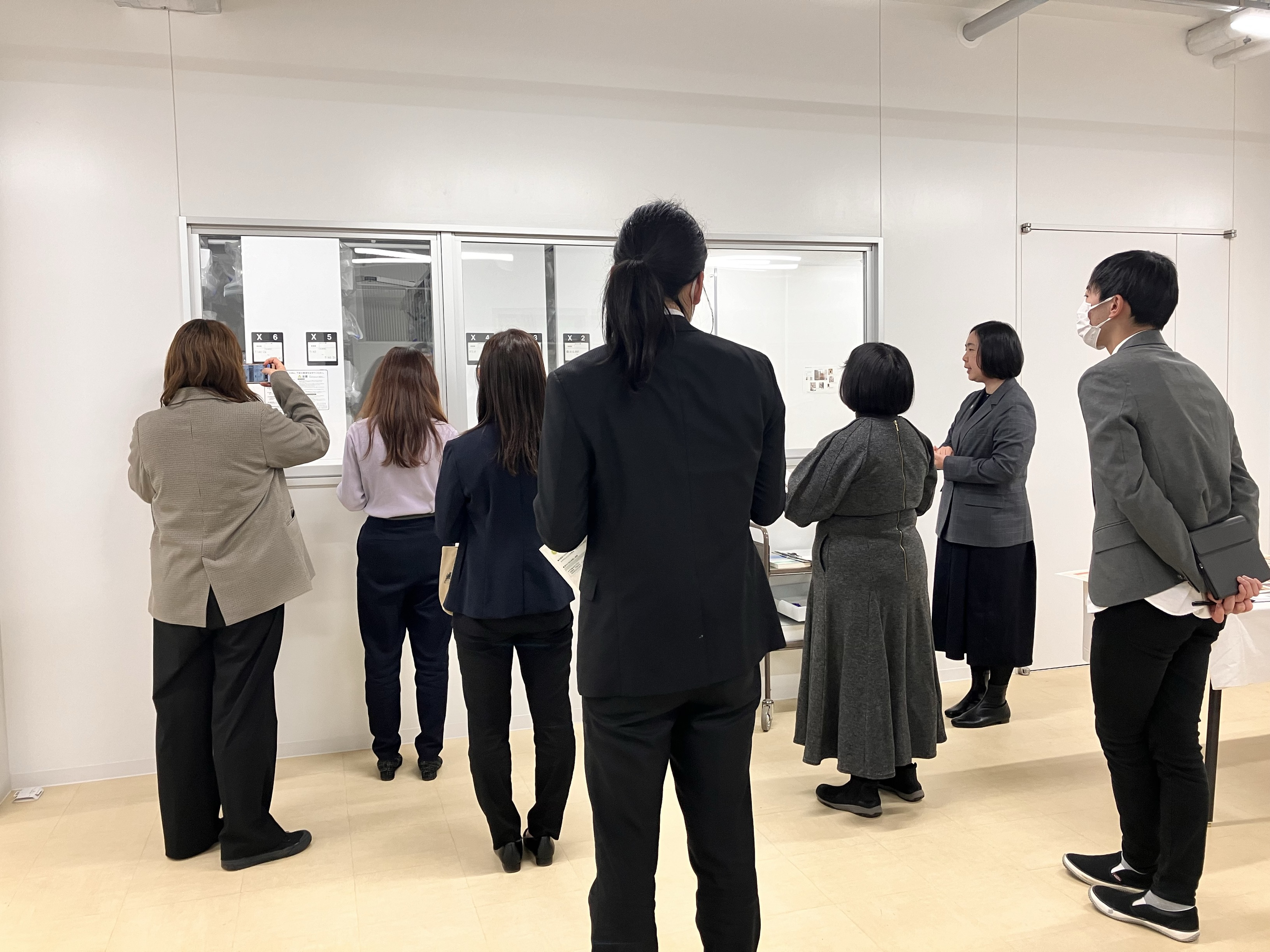 近隣大学の若手図書館職員向けの見学会を開催しました | 東京学芸大学